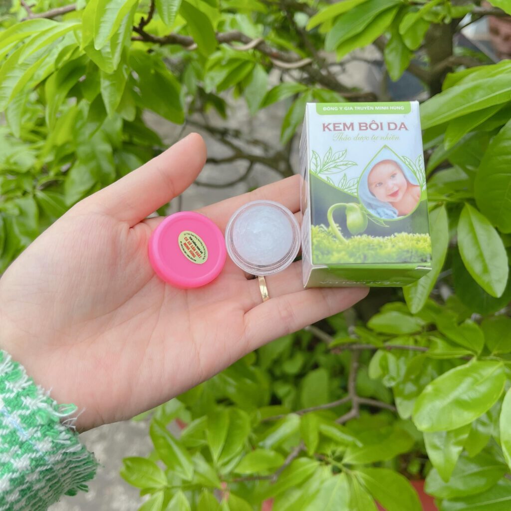 Kem bôi da Minh Hùng mở nắp dùng được bao lâu?